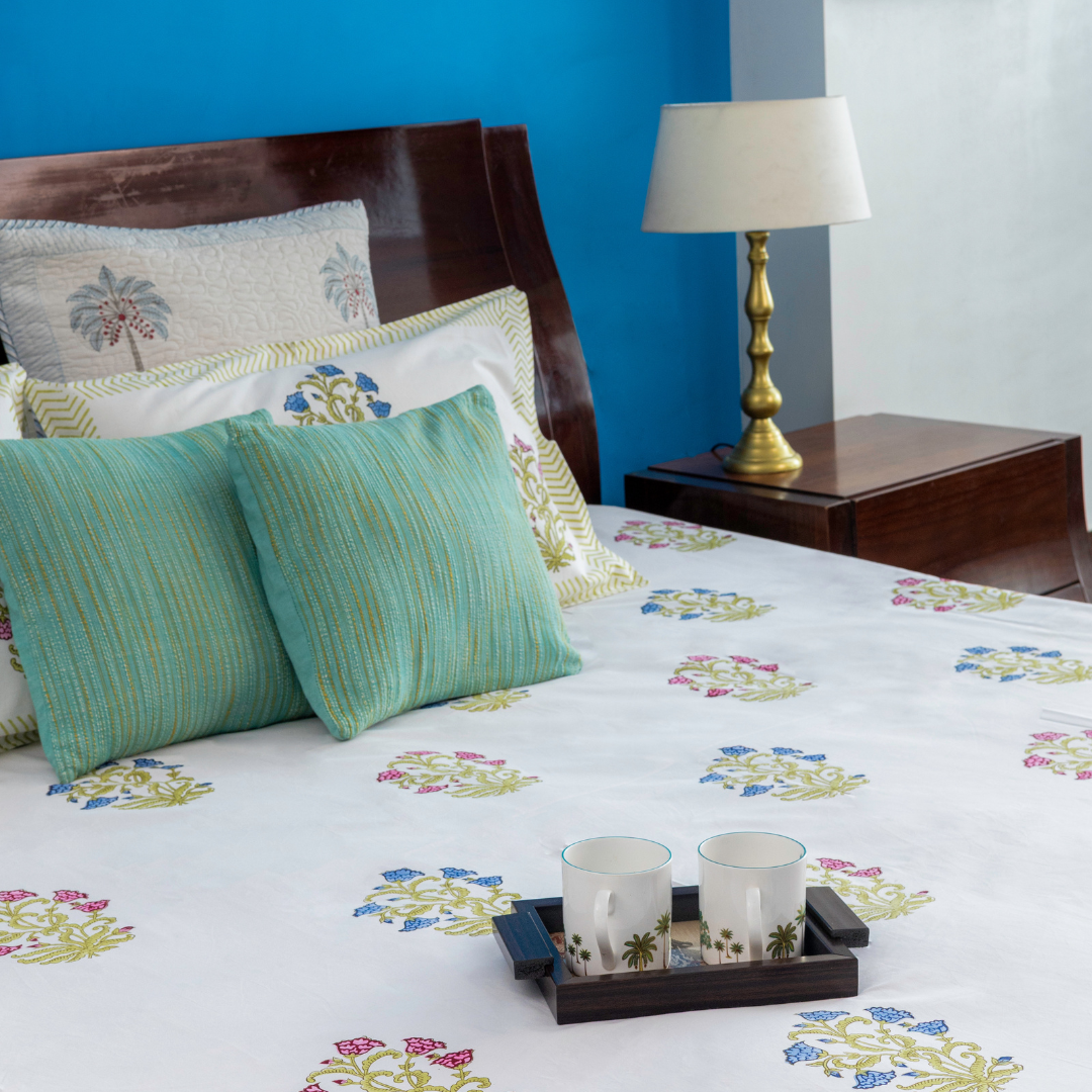 Blush Bouquet Cotton Bedsheet (Pink)