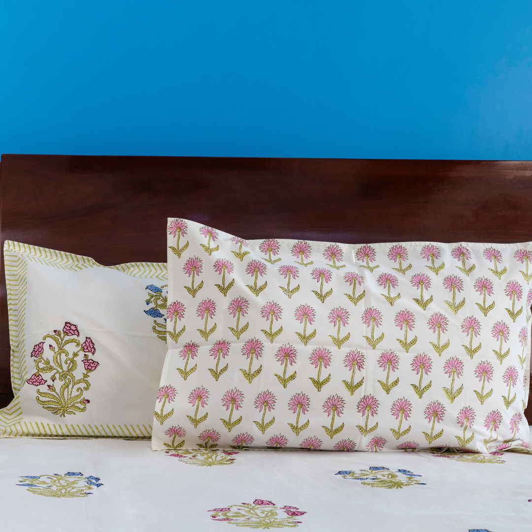 Blush Bouquet Cotton Bedsheet (Pink)