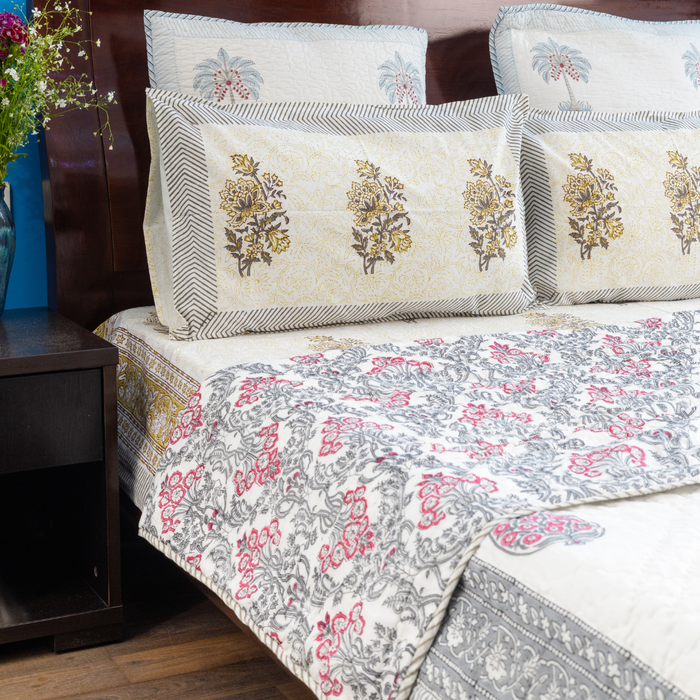 KalaIndia Blossom Quilt – quilt blanket (flat lay view)